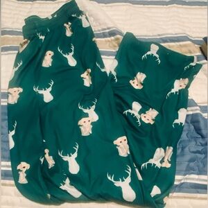 Green Pajama Pants Featuring Deer & Dobby Print. Size 2XL and like new!